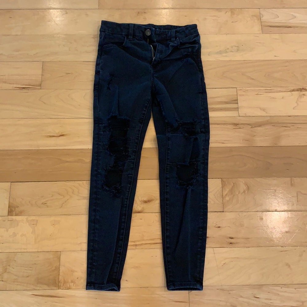 American Eagle Black Next Level Stretch - 2 Short